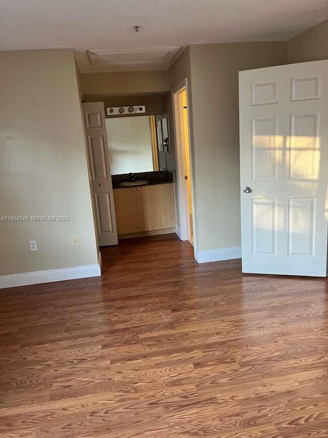 Building Photo - 2891 NE 185th St