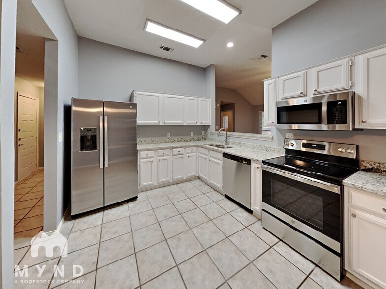 Building Photo - 8517 Brushy Creek Trail