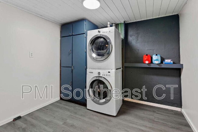 Building Photo - 15 Wiemes Ct