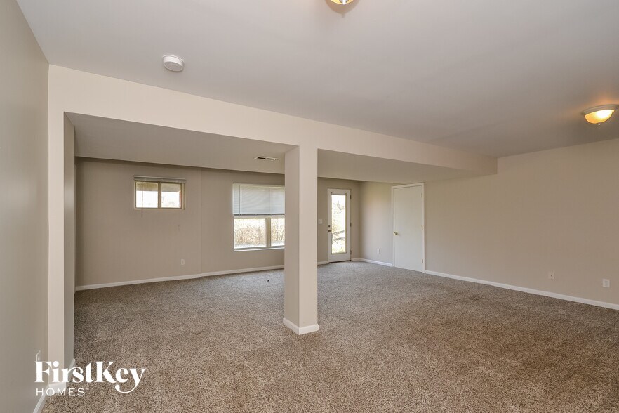 Building Photo - 5456 Shady Meadows Dr
