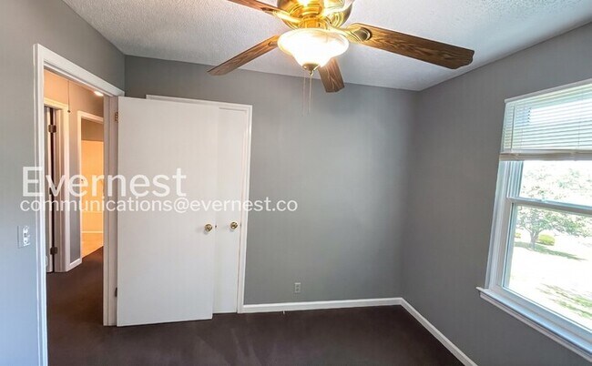 Building Photo - 915 Delmas Ave