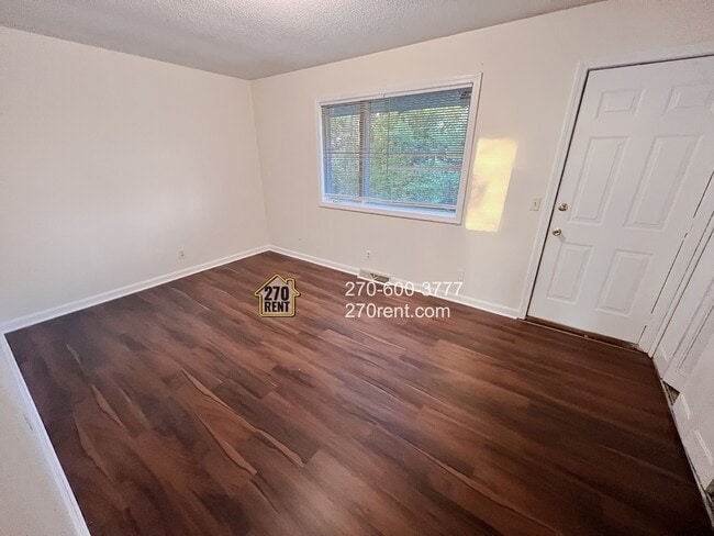 Building Photo - 1036 Ellen Dr