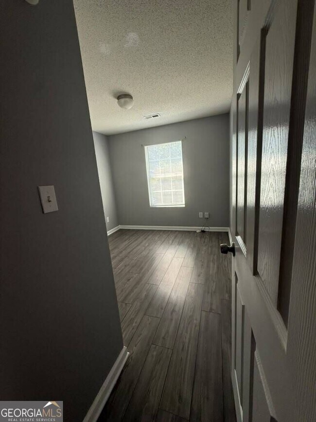 Building Photo - 1759 Glen View Way