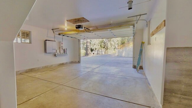 Building Photo - 6700 Ridgeway Dr
