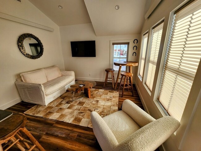 Building Photo - Accessory dwelling on the creek!