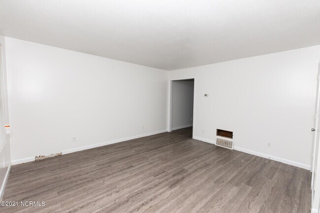 Building Photo - 318 Richlands Ave