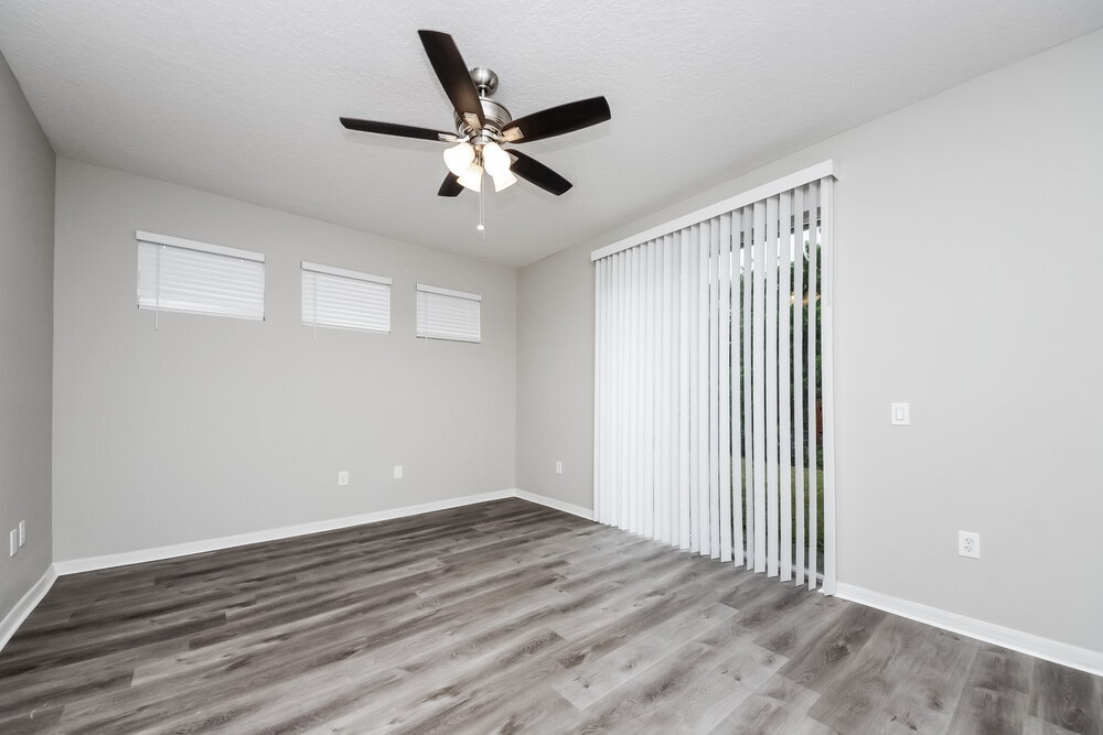 Building Photo - 2041 The Oaks Blvd