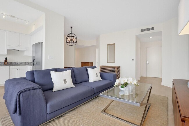 Building Photo - 4779 Collins Ave