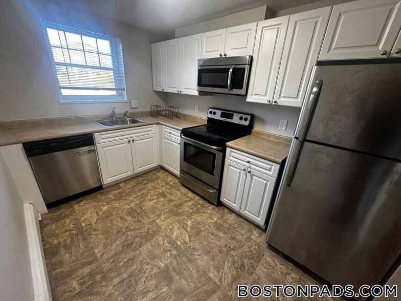 Primary Photo - 52 Mill St