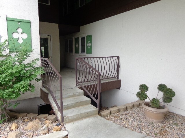 Building Photo - 954 Schneitter Cir