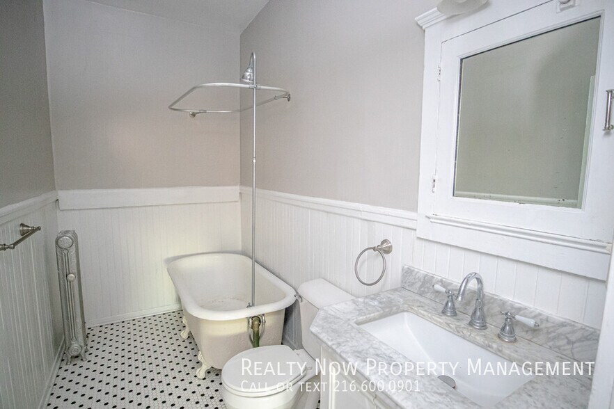 Building Photo - 4088 Erie St