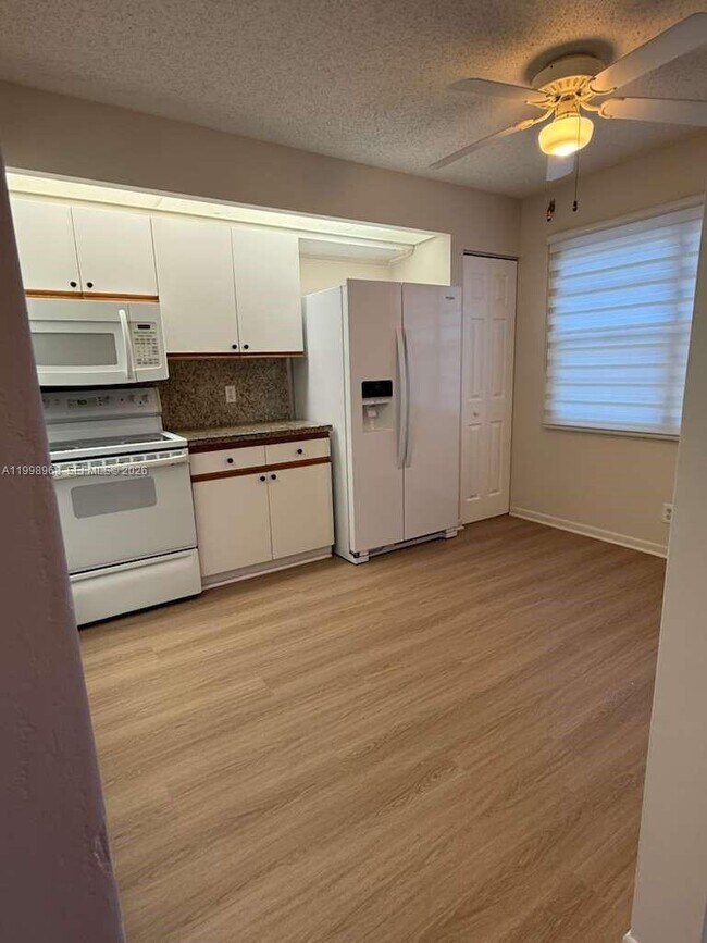 Building Photo - 1401 SW 128th Terrace