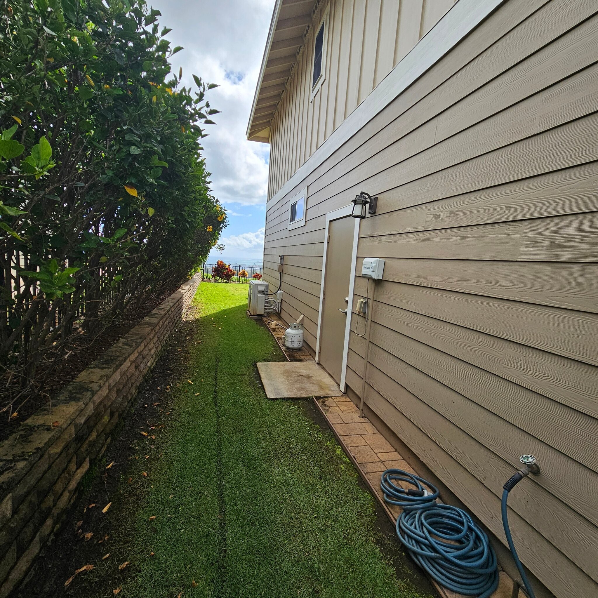 Building Photo - 148 Ka ?Ikena Lp