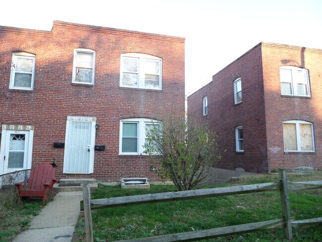 Primary Photo - 3823 Pascal Ave