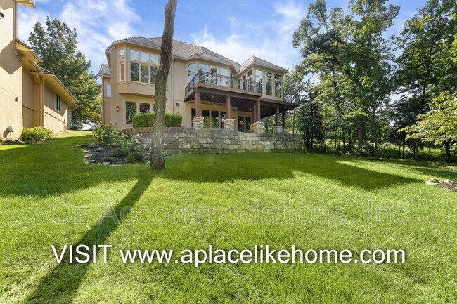 Building Photo - 16690 Country Club Dr