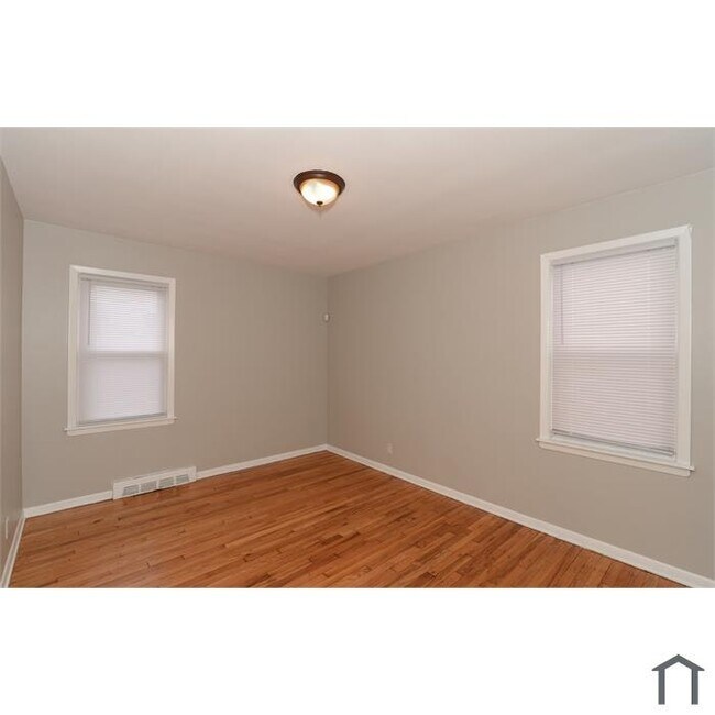 Building Photo - 5755 Turney Rd