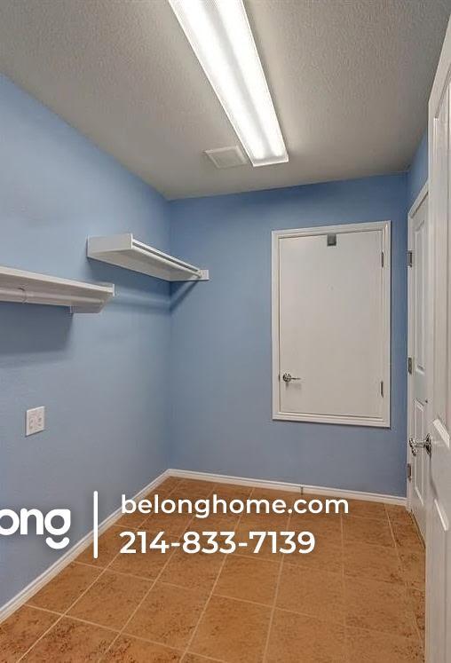 Building Photo - 15833 Coyote Hill Dr