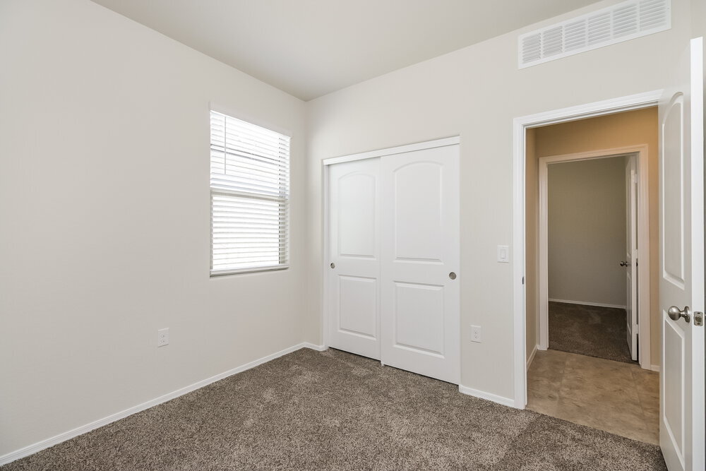 Building Photo - 5182 E Sharbel Rd
