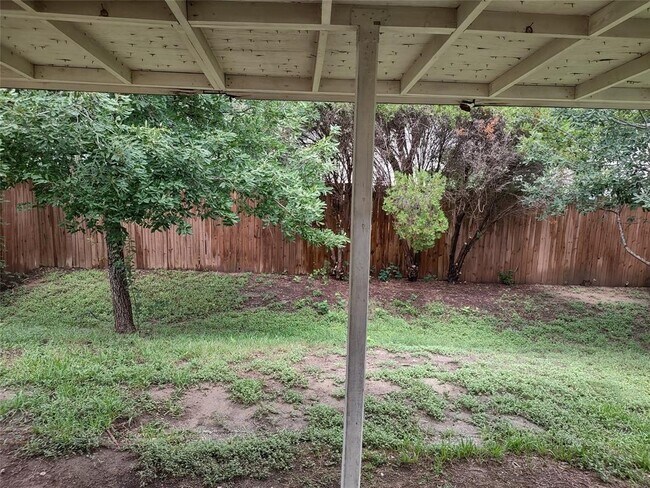 Building Photo - 8608 Devine Ln