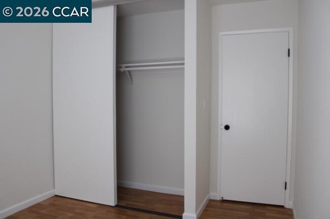 Building Photo - 2152 Blue Jay Cir