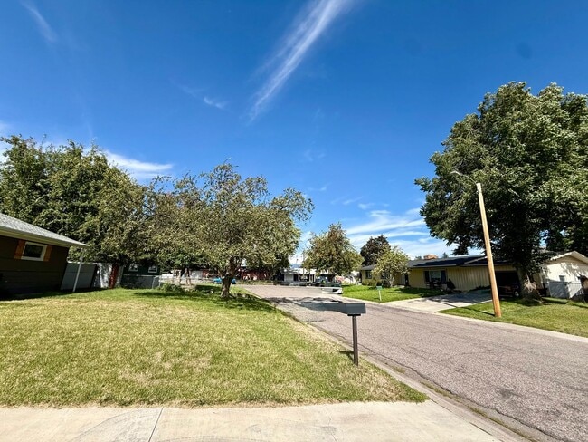 Building Photo - 104 Saranac Dr