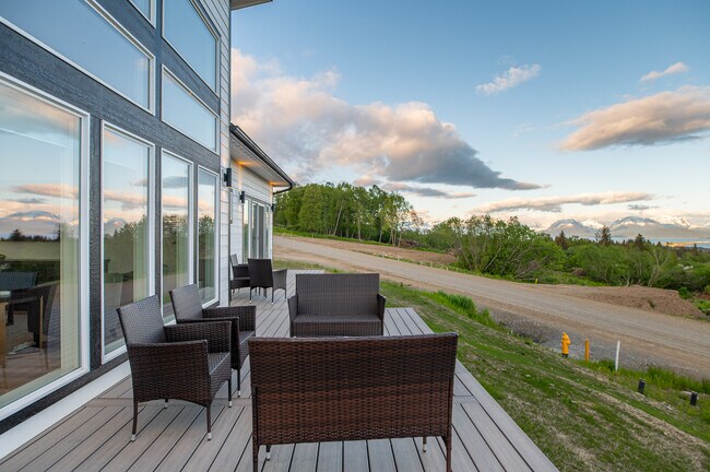 Building Photo - 833 Linstrang Wy