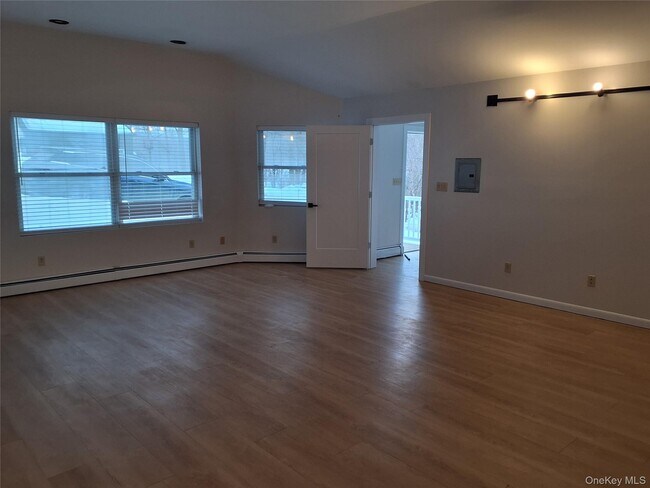 Building Photo - 37 Center Hill Rd