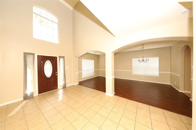 Building Photo - 2311 Diamond Springs Dr