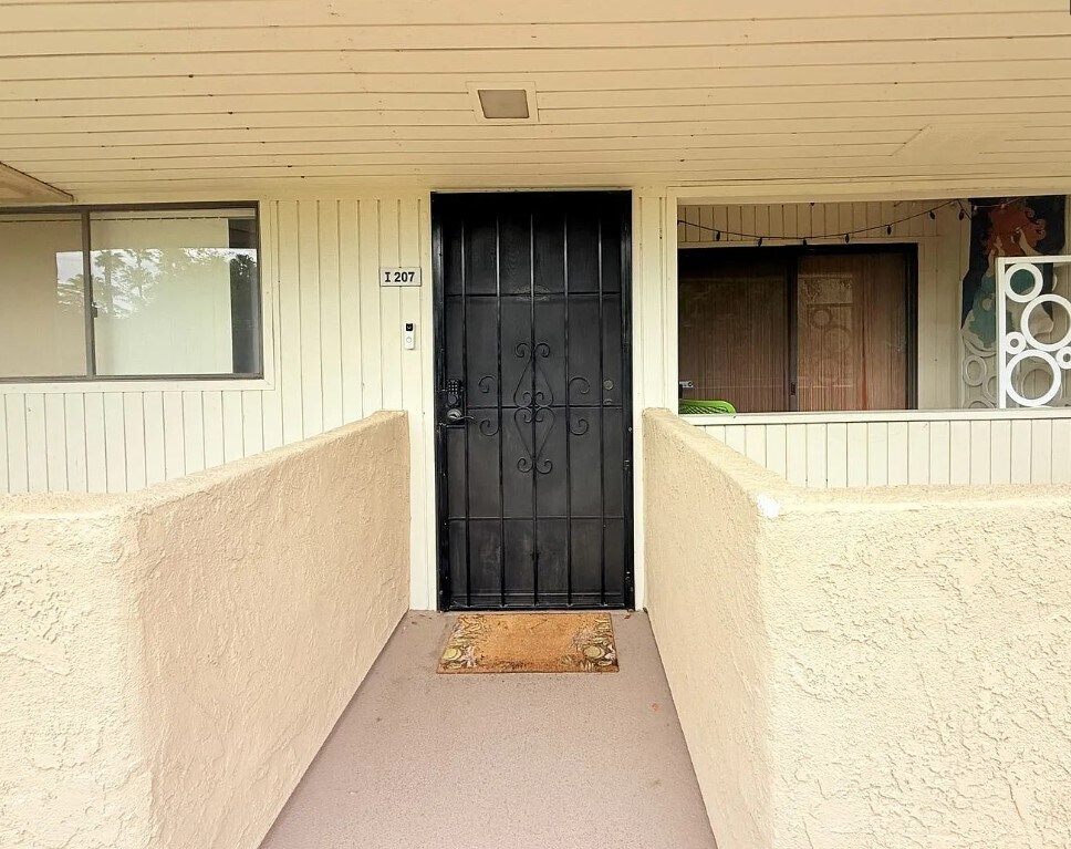 Building Photo - 680 N Ashurst Ct