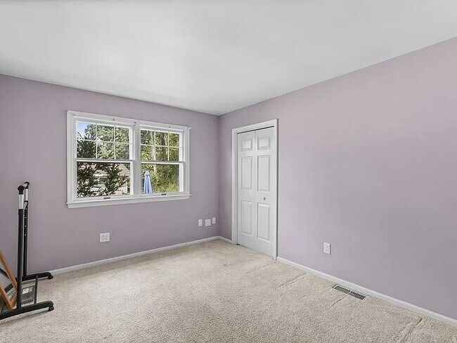 Building Photo - 1447 Beverly Dr