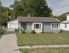 Building Photo - 2 bedroom, 1 bath house