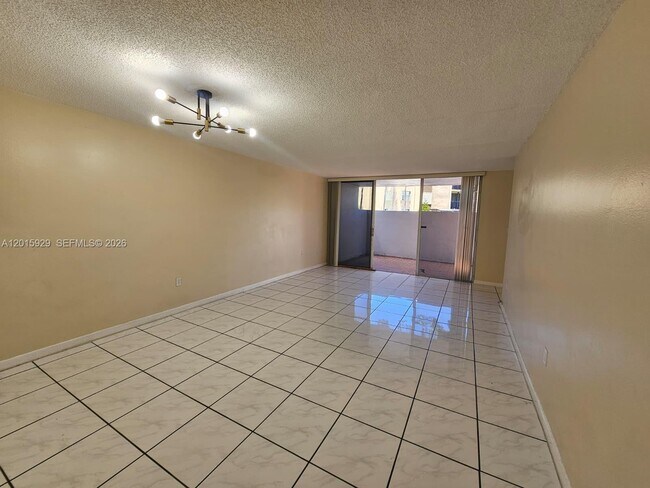 Building Photo - 10825 SW 112th Ave