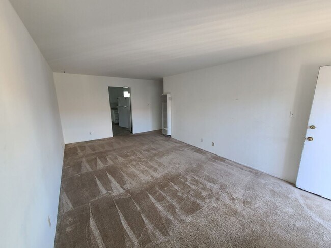 Building Photo - Your New San Leandro Home Awaits: 3-Bed, 1...