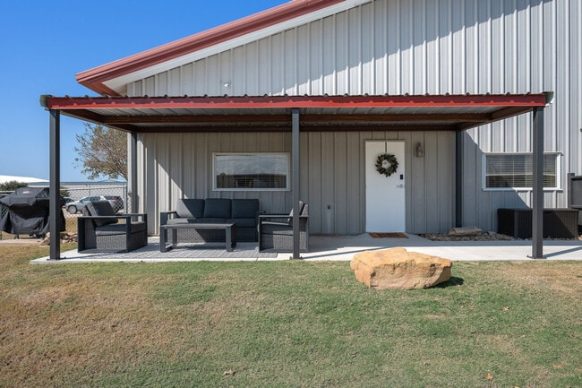 Building Photo - 6166 Imperial Loop Dr
