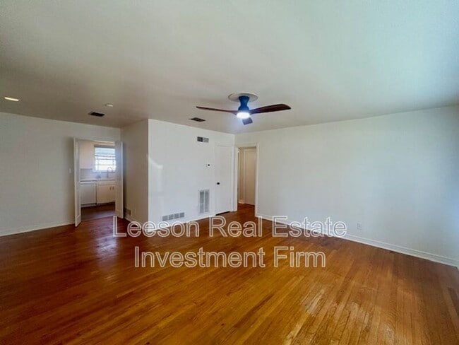 Building Photo - 154 Southfield Rd