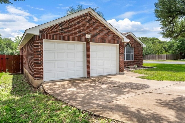 Building Photo - 5900 Taylorcrest Dr