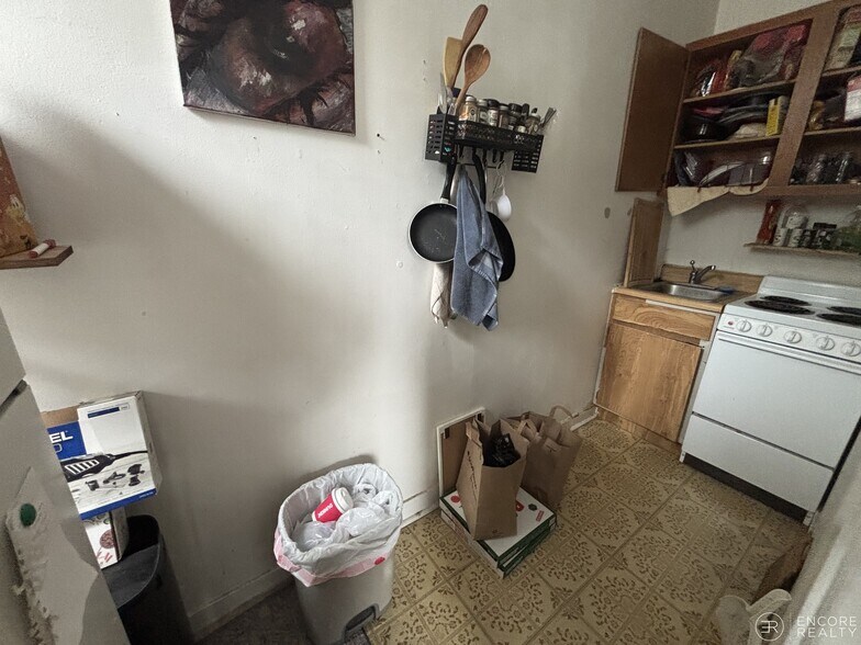 Building Photo - 16 Davis Ave