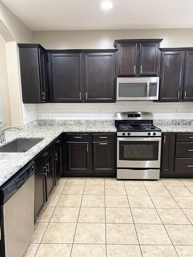 Building Photo - 3454 E Azalea Dr
