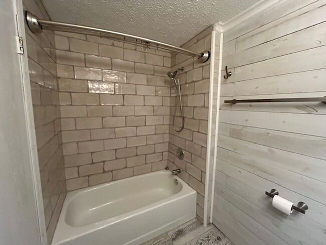 Building Photo - Beautifully remodeled 3 bedroom, 2.5 bath, 2 car garage