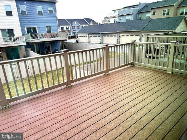 Building Photo - 10323 Quillback St