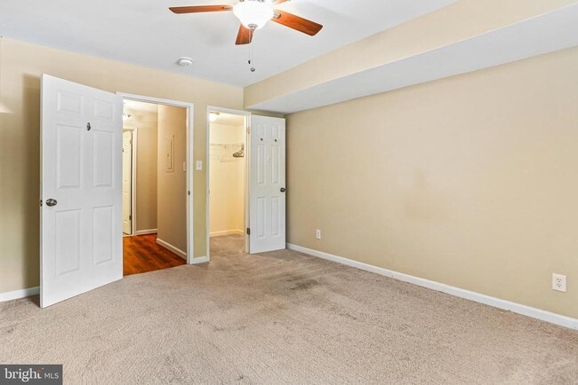 Building Photo - 4934 Columbia Rd