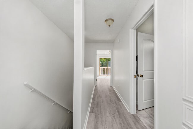 Building Photo - 337 Woodham Ct