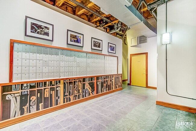 Building Photo - 732 S Financial Pl