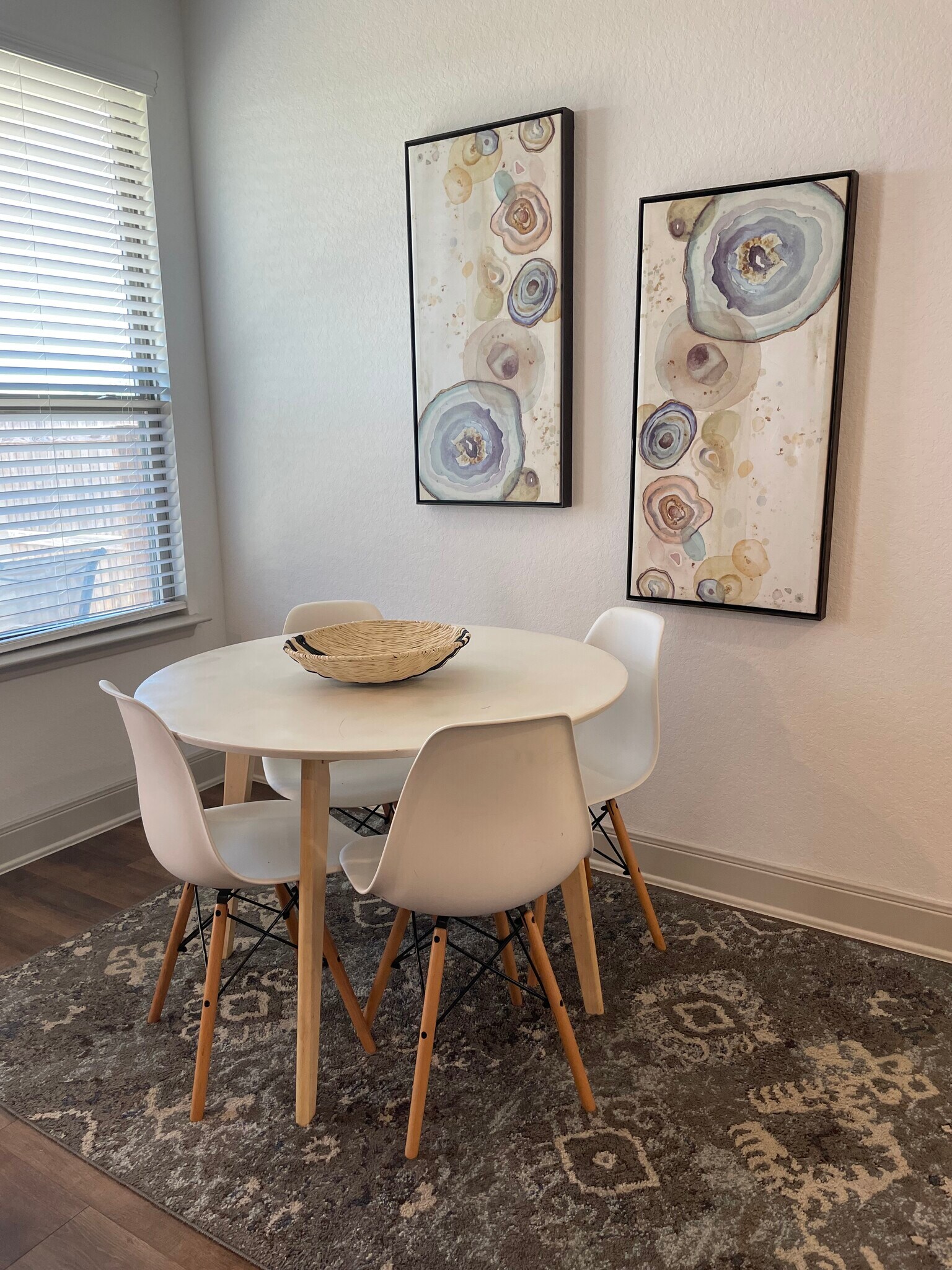 Dining - 7511 Gramercy Way