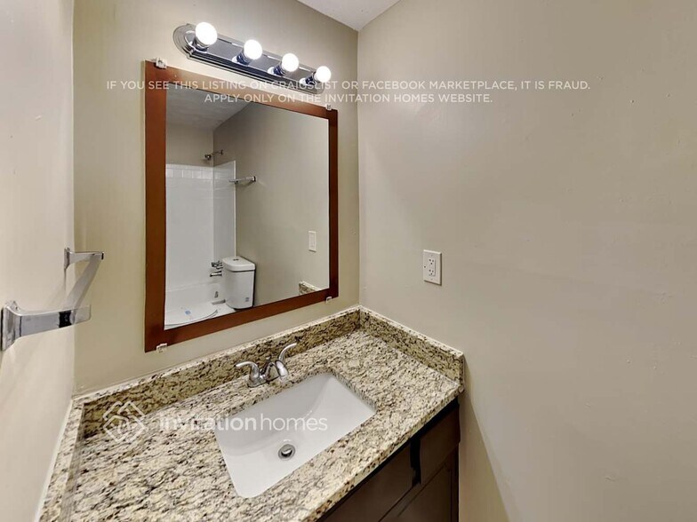 Building Photo - 4669 S Landing Dr