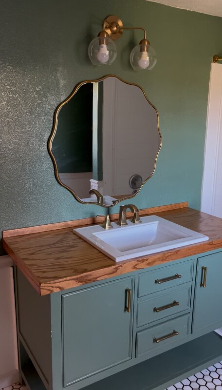 Building Photo - 505 W Hwy B