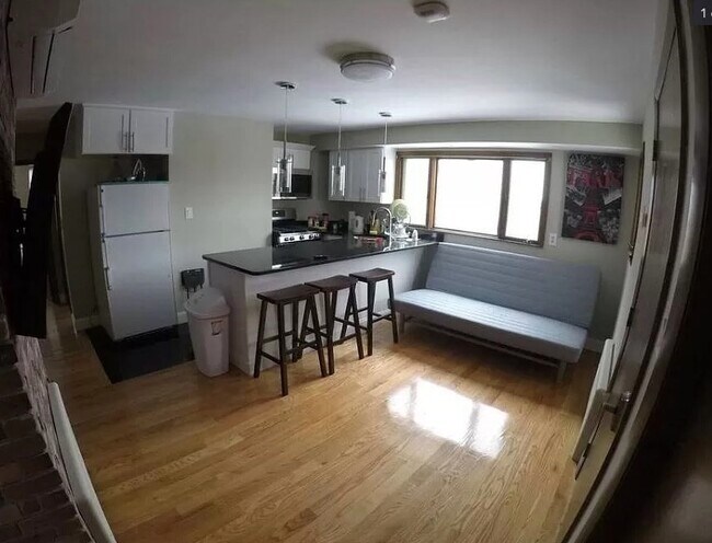 Building Photo - 235 Brookline St