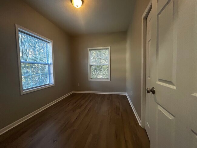 Building Photo - 1501 McPherson Dr