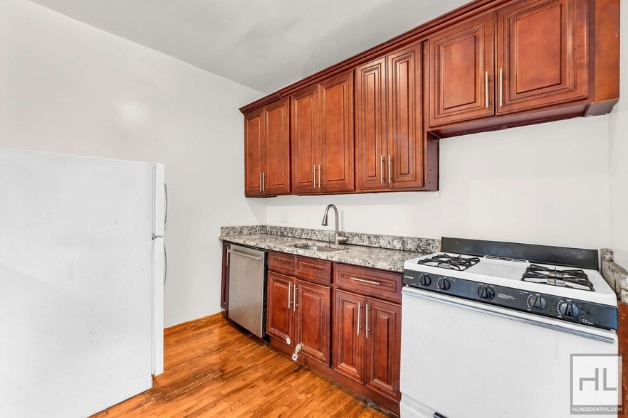 Building Photo - 14th St