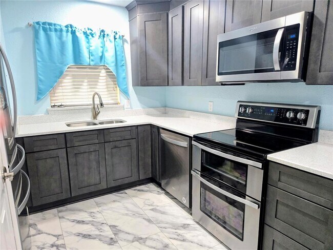 Building Photo - 5943 Topher Trail